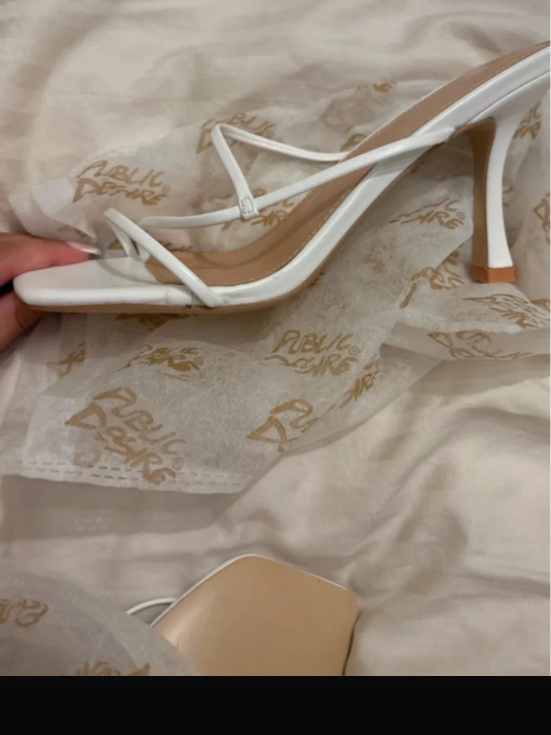 Vita pumps med remmar Public Desire - 2