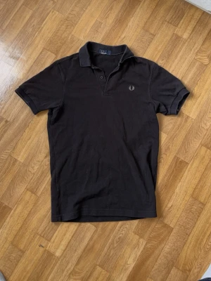 Fred Perry pike - Använt sparsamt i bra skick. Inga defekter