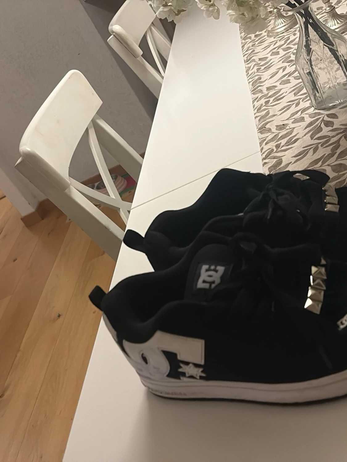 Svarta DC sneakers med vit logga