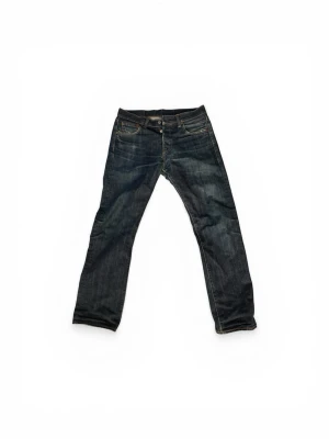 Vintage Levi’s jeans - Säljer ett par vintage Levis jeans i storlek 30/30. Dom har riktigt snygga fade skapad naturligt och är i mycket bra skick. Hör av dig vid frågor.