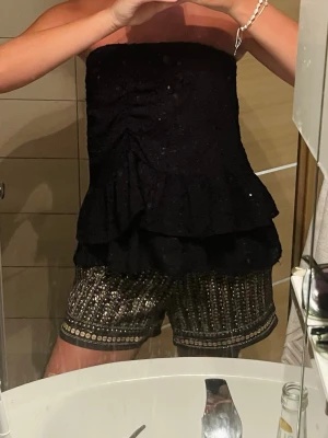 Glitter shorts  - unika & så fina shorts perfekta till sommar eller med ett par tights under (enfärgade på baksidan)✨✨✨✨✨