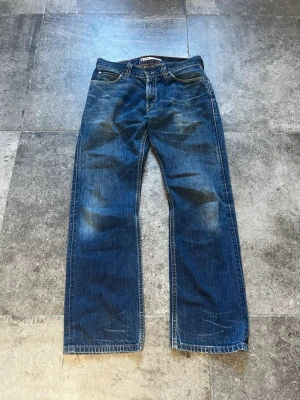 Vintage Regular Levi’s 506 Jeans - tja! nu säljer jag dessa sjukt feta levis 506or i strlk 30/32🫡 de i sjukt bra skick och har ännu fetare wash🏹 tveka inte på att skriva ifall du har fler frågor👏 