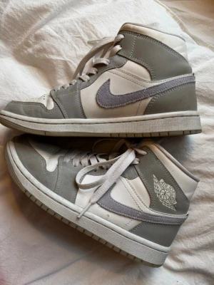 Sneakers - Sneakers från Nike Air Jordan, storlek 38.