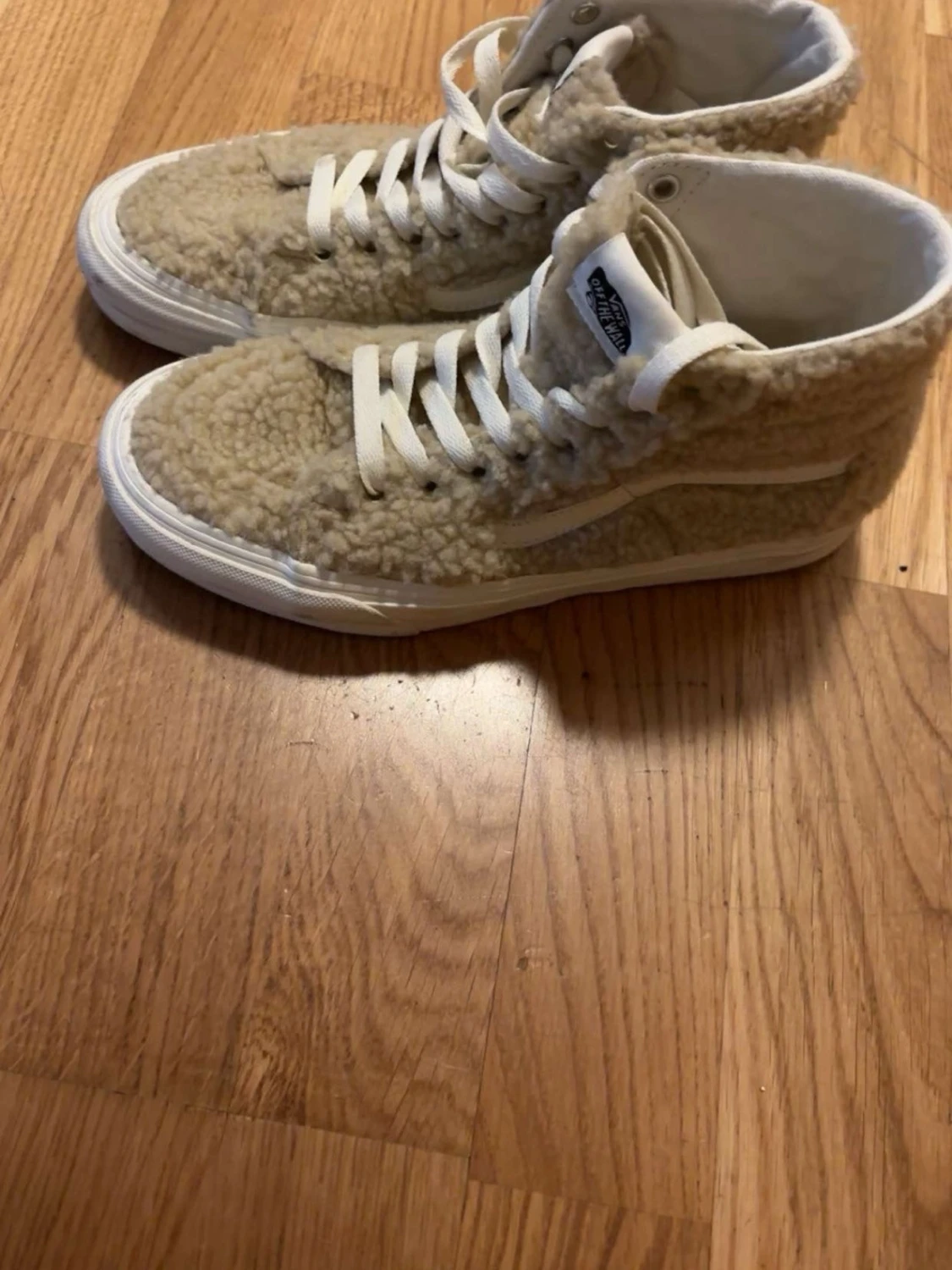 Beige teddy-sneakers från Vans - 2
