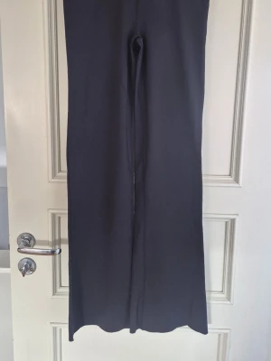 ICIW tränings byxor - ICIW tränings byxor som inte kommer till användning 