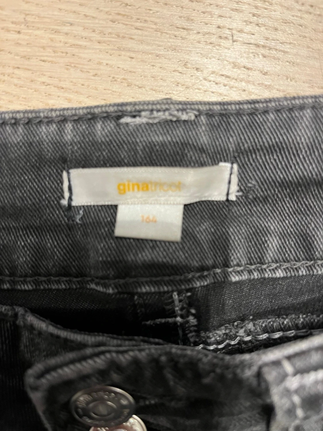 Svarta bootcut jeans med vit söm - 2