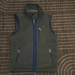 Patagonia väst - Riktigt snygg väst i fleece, bra skick i storlek medium.
