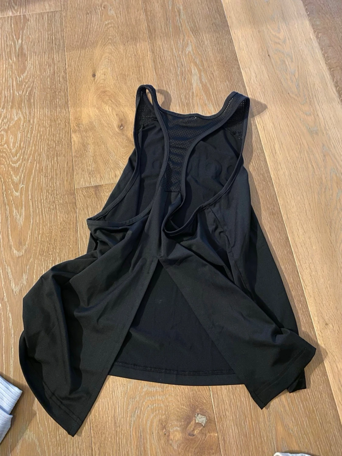 Svart träningslinne från Adidas - 1