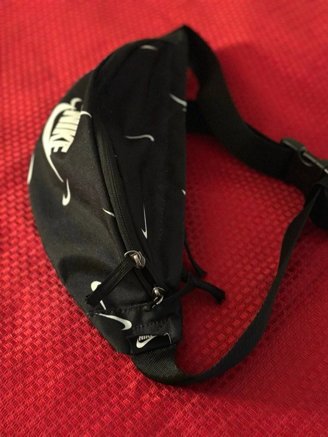 Svart magväska från Nike - 2