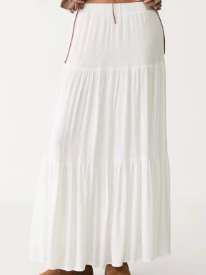 Vit lång kjol från Stradivarius - Vit lång kjol i small från Stradivarius.