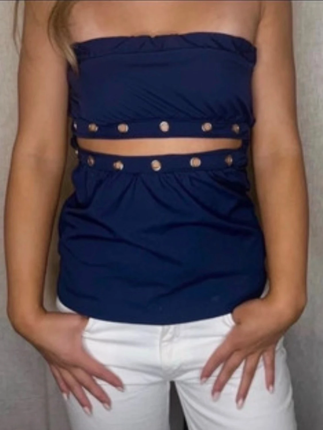 Blå topp med öljetter  - 1