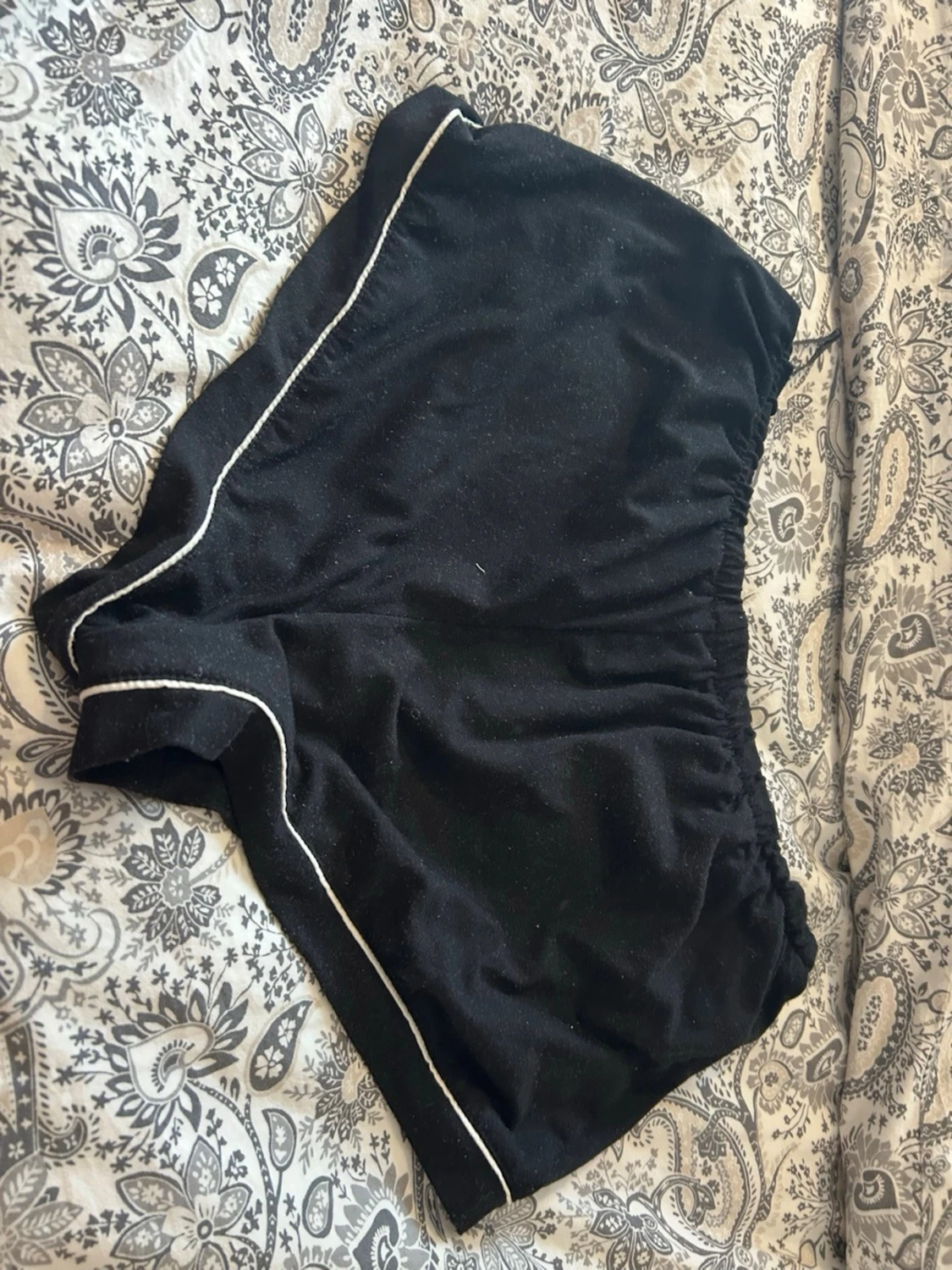 Svart pyjamasset med vita detaljer - 2