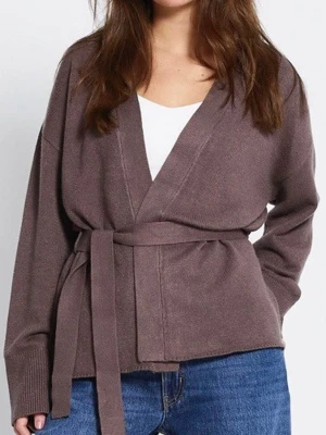 Brun kofta med knytskärp - Brun kofta med knytskärp i midjan. Från lager157 passar XS och S.