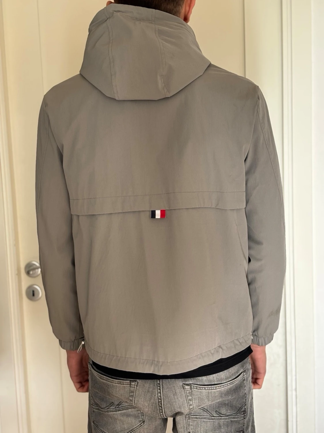 Grå vindjacka från Moncler - 3