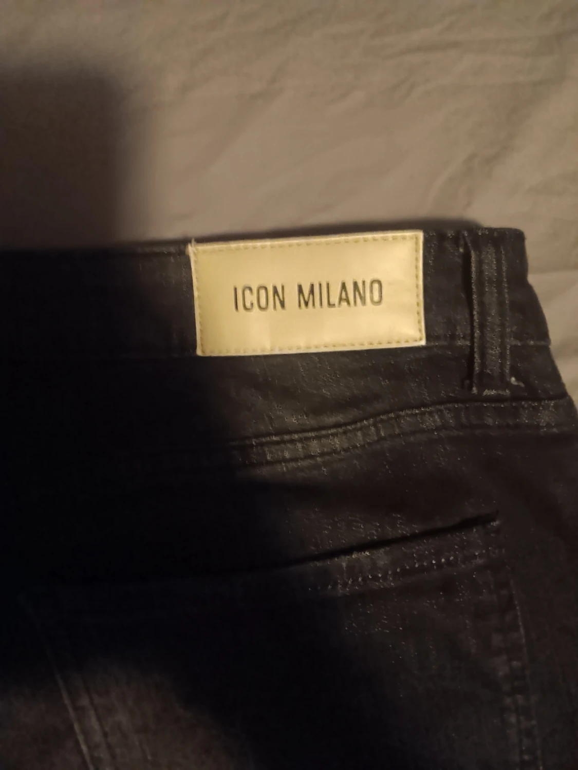Svarta slitna jeans från Icon Milano - 2