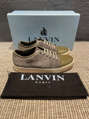 Lanvin skor - Hej, säljer nu dessa svin snygga lanvin skor. Skorna är i ok skick!  Begränsat antal boxar och dustbag. Hör av dig vid frågor.