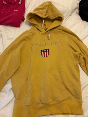  hoodie från Gant - Gant hoodie 