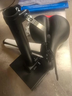El Scooter sadel - Passar till Bredd 14.5cm . De flesta standard scooters . Helt ny! Ny pris 900 