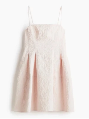 Rosa sommarklänning  - Ljus rosa sommarklänning, sitter så fint och är i nyskick aldrig använd storlek xxs men passar xs-s oxå 