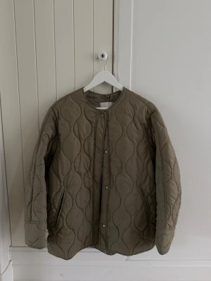 Jacka H&M  - Fin vårjacka från H&M! 