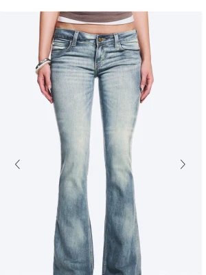 Cheap Monday Jeans - Jätte fina jeans från Cheap Monday, i färgen Cloudy Blue och storlek 27/30. Säljer eftersom att dom inte passade i midjan så de är alltså helt oanvända. Pris kan diskuteras!💕