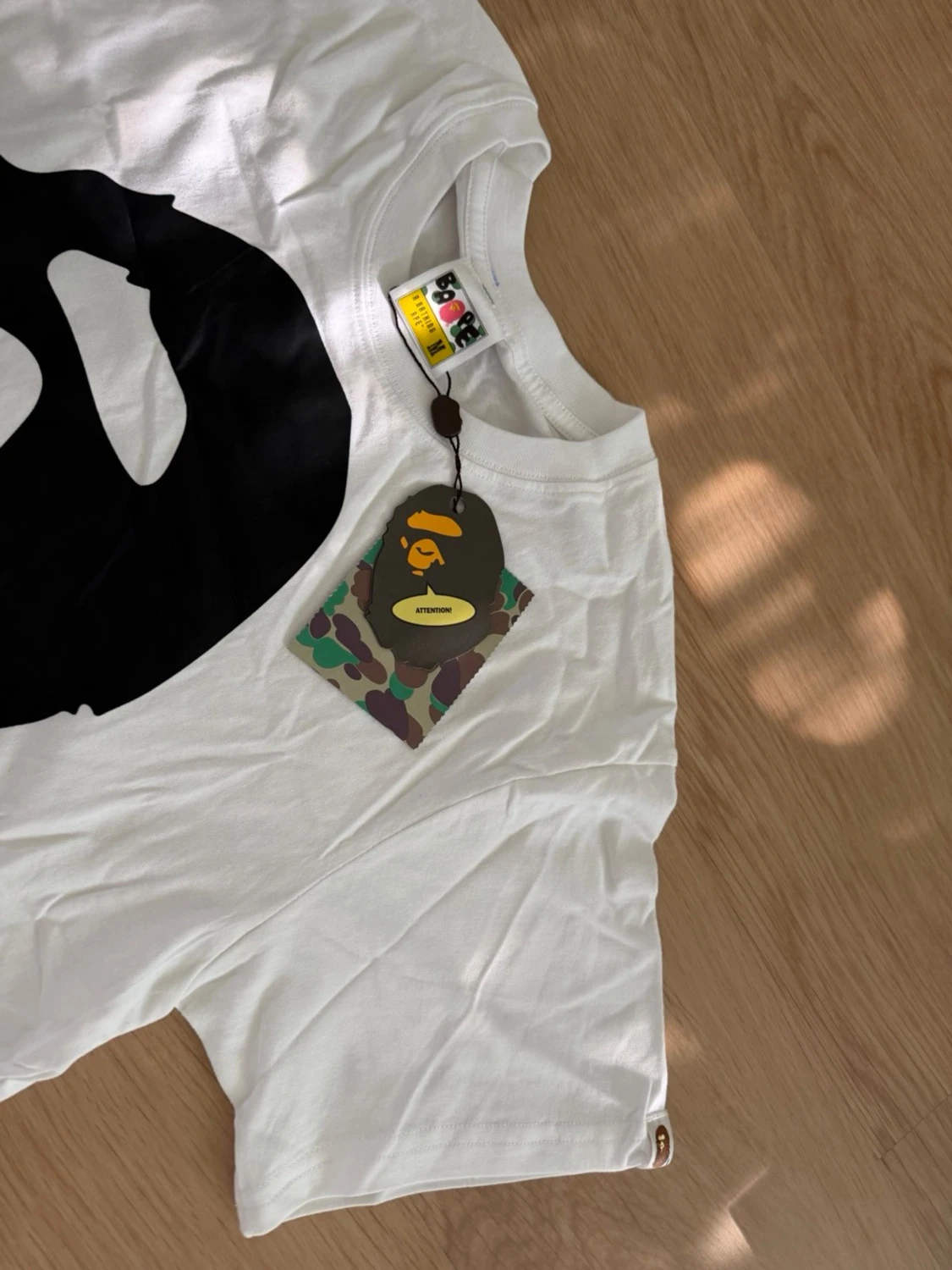Vit BAPE t-shirt med stor logga - 1