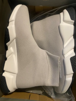 Bciaga Trainers grå sneakers - Finns inne