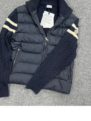 Marinblå Cardigan - Fin varm cardigan storlek S-M