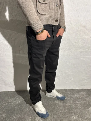 Replay jeans  - Ett par riktigt snygga jeans från Replay i storlek W30 L32 i modellen anbbas hyperflex 