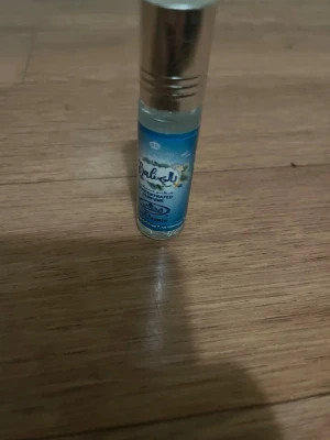 Al-rehab - Bali parfymolja - Helt ny, köpt blind buy. (Tyvärr ingen doft för mig) doftar vattenmelon 🍉   Har ej original förpackningen kvar men packar den väl. 