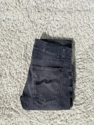 Nudie jeans - Säljer dessa tvärfeta nudie jeans | Storlek: W30 L32 | Skick: 9/10 pris: 549, skriv vid minsta fundering/info!