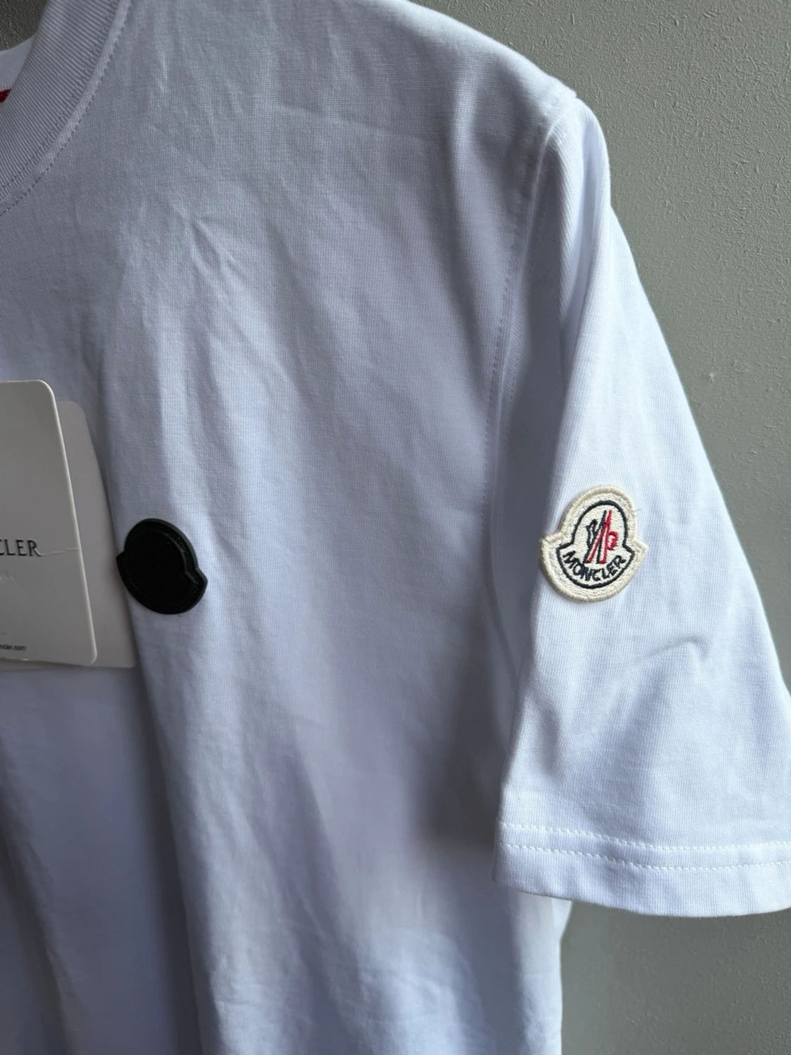 Vit Moncler t-shirt med svart logga - 3