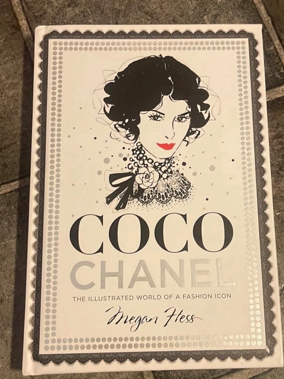 New York, Paris & Coco Chanel av Megan Hess - 2