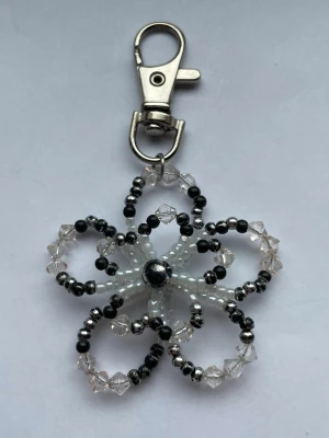 Bag charm - Handgjord bag charm/nyckelring gjord av pärlor💕