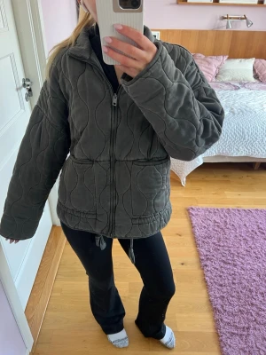 Zara jacka - Fint skicka, går jacka från Zara