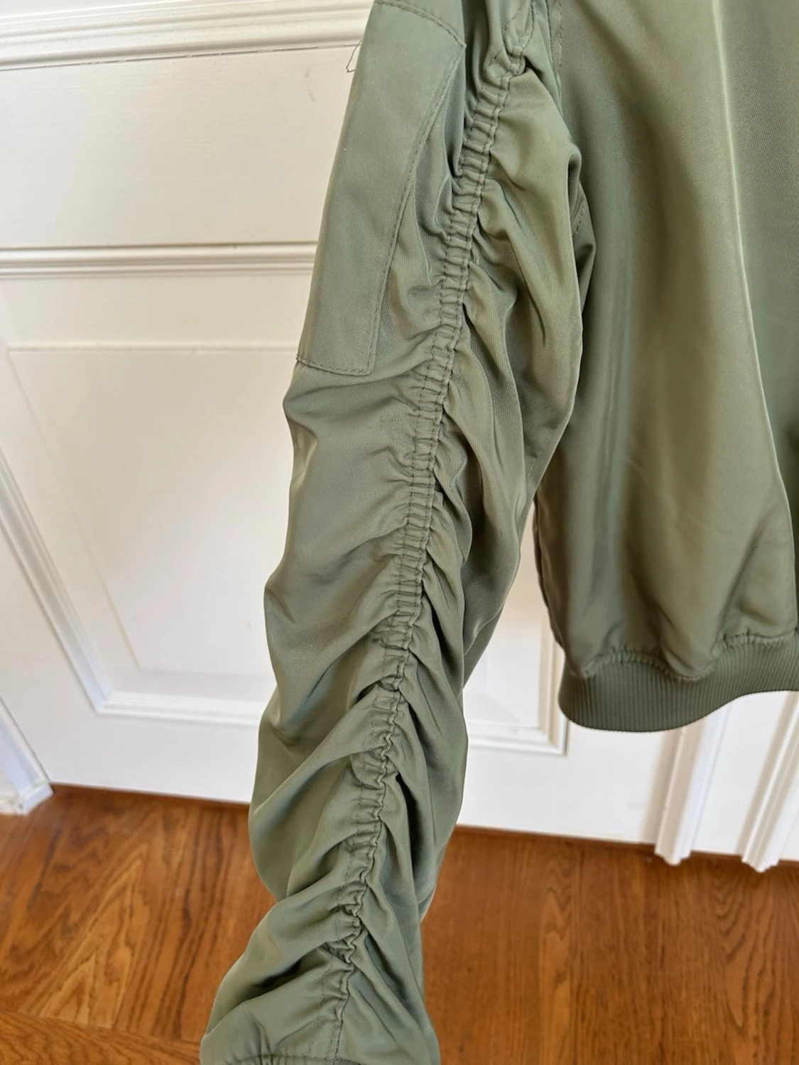 Olivgrön bomberjacka med dragkedja - 5