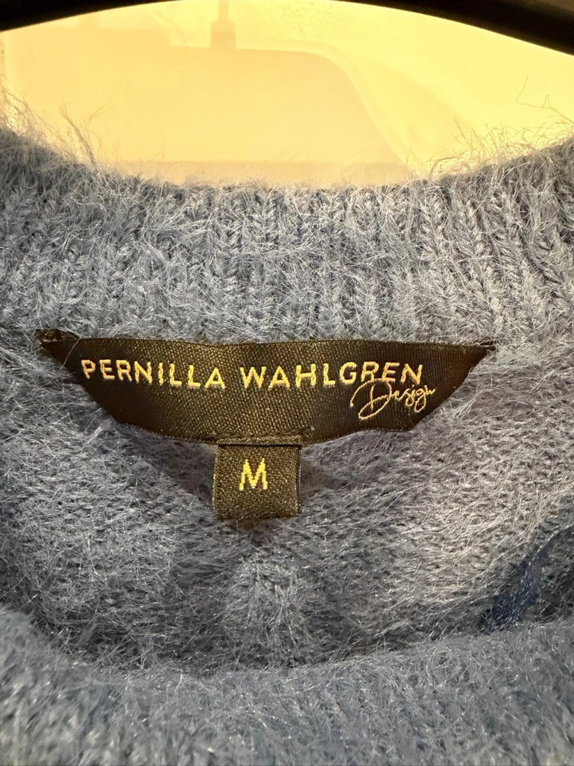 Ljusblå fluffig tröja Pernilla Wahlgren - 1