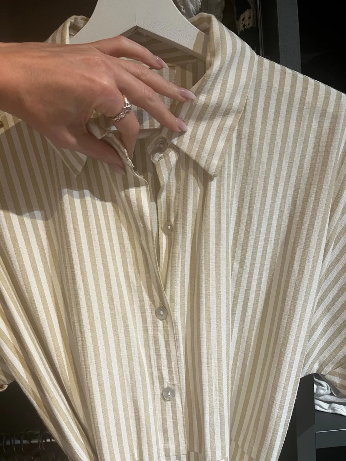 Randig skjortklänning med knytband - 2