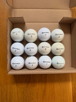 TaylorMade mix 12-pack golfbollar A/B-klass - TaylorMade mix 12-pack golfbollar A/B-klass