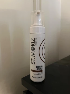 Brun utan sol - Brun utan sol från St. Moriz. En tanning mousse i färgen  dark. 200ml och endast använd 2-3 gånger.