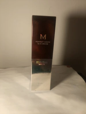Missha Bb cream -Shade 23 - Newly Bought Missha Bb cream, shade 23. Had accidentally gotten the wrong shade, with box, completely new and not used at all.