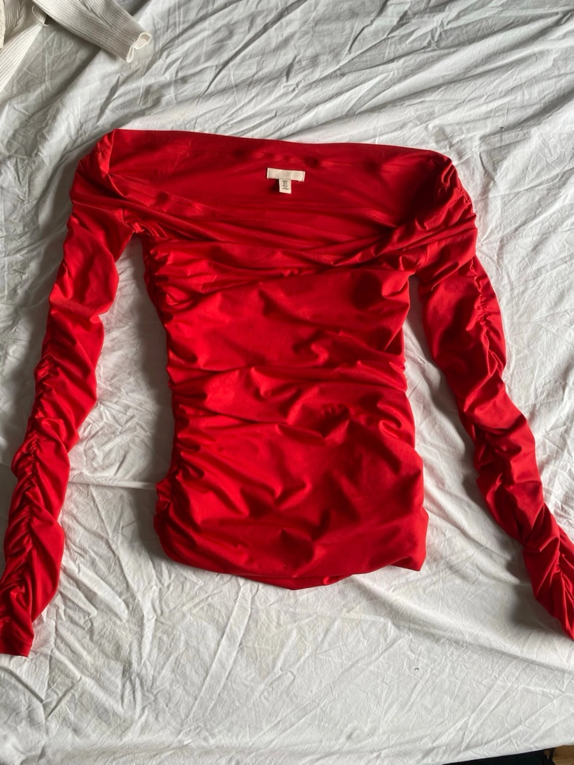Röd offshoulder topp med rynk - 1