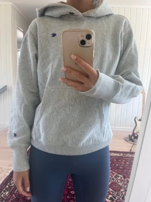 Grå Champion Hoodie - Ser helt ny ut!
