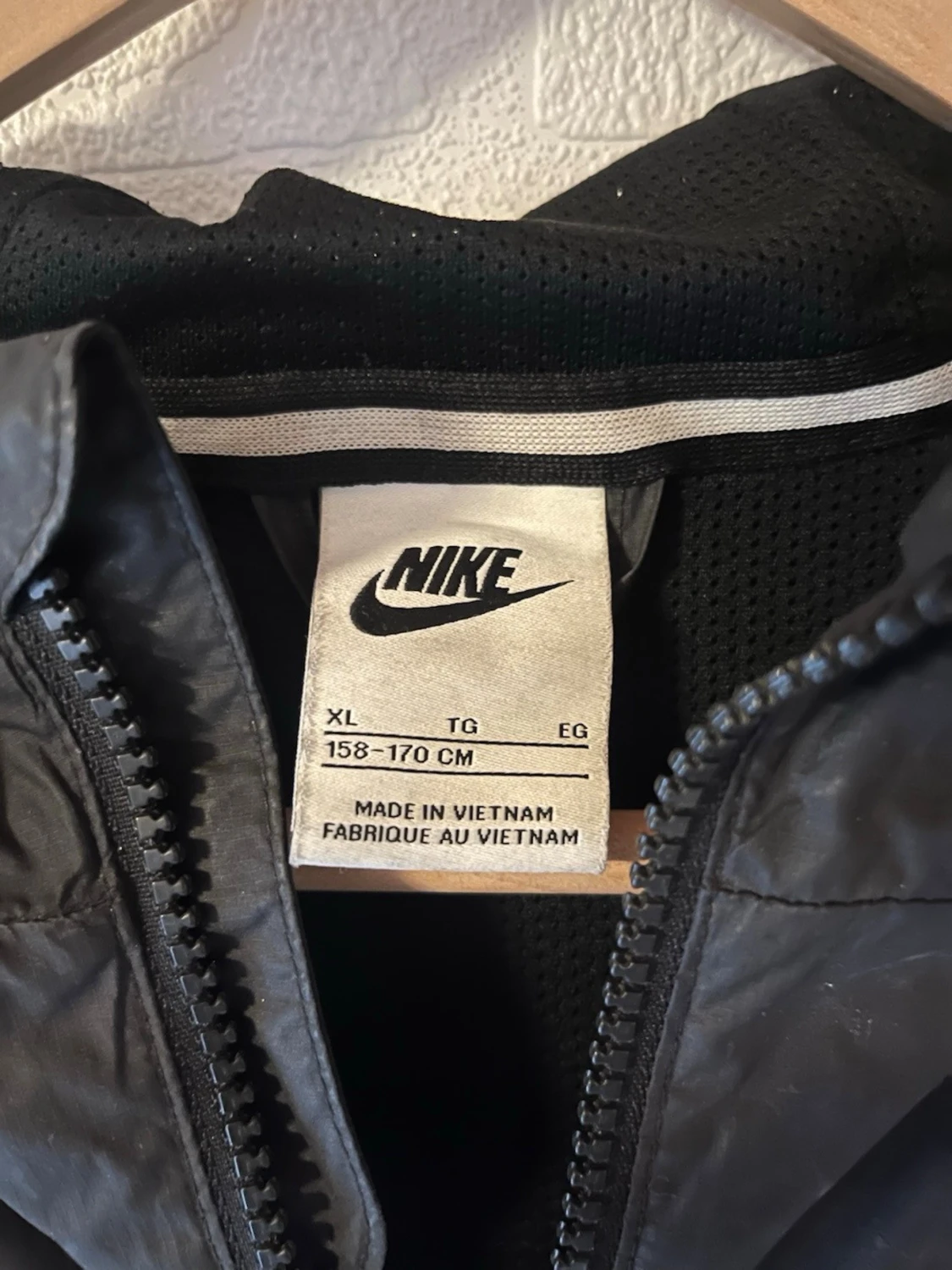 Svart Nike vindjacka med huva - 2