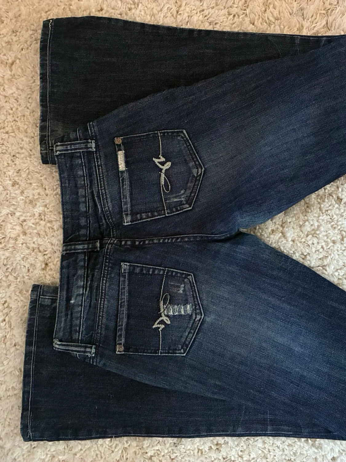 Mörkblå slitna bootcut jeans - 4