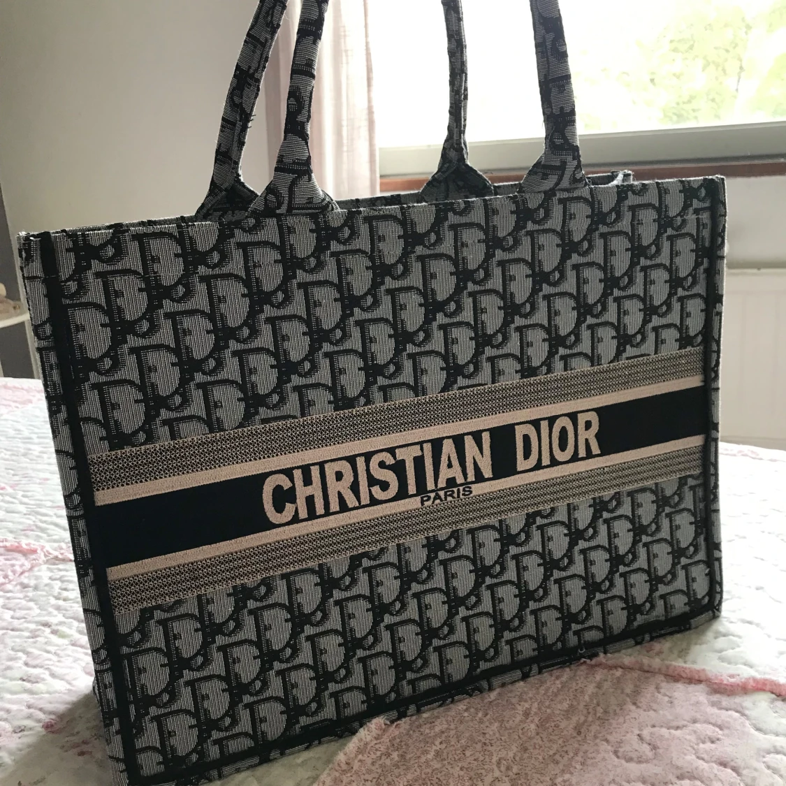 Mönstrad shoppingväskaAkopia