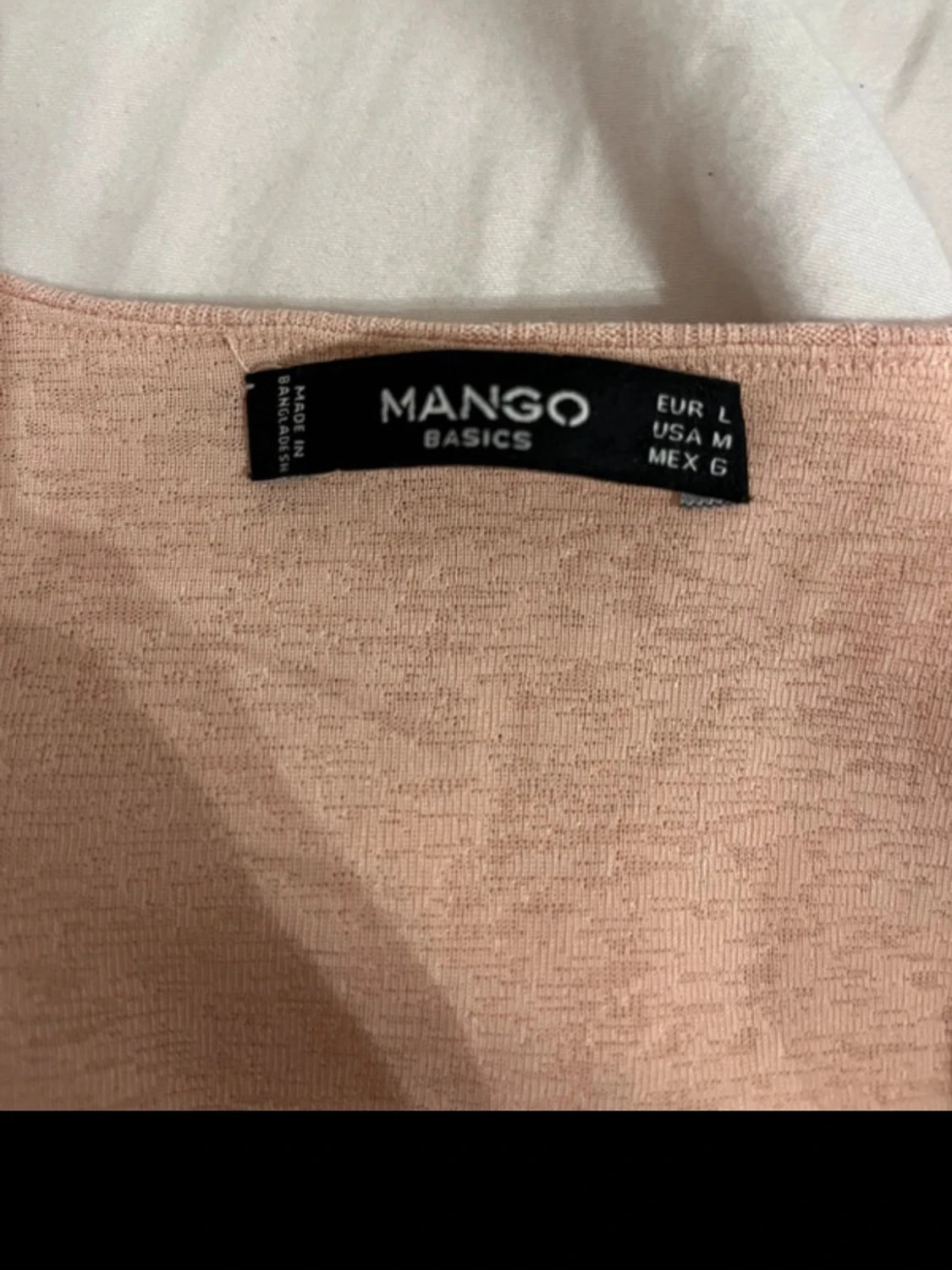 Tre toppar i beige, vit och brun - 2