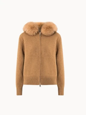 brown jacket from alessa - Stylish and versatile jacket from Alessa in size S. Designed with a flattering fit and modern silhouette, this piece is perfect for layering throughout the seasons. The clean design makes it easy to dress up or down wear it over a casual outfit for an elevated everyday look or pair it with tailored pieces for a more polished style. A timeless wardrobe essential that combines comfort and effortless elegance.