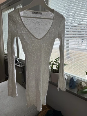 Klänning Nakd - Väldigt fin, använd men gott skick 🌸 utsvänga ärmar med fina detaljer