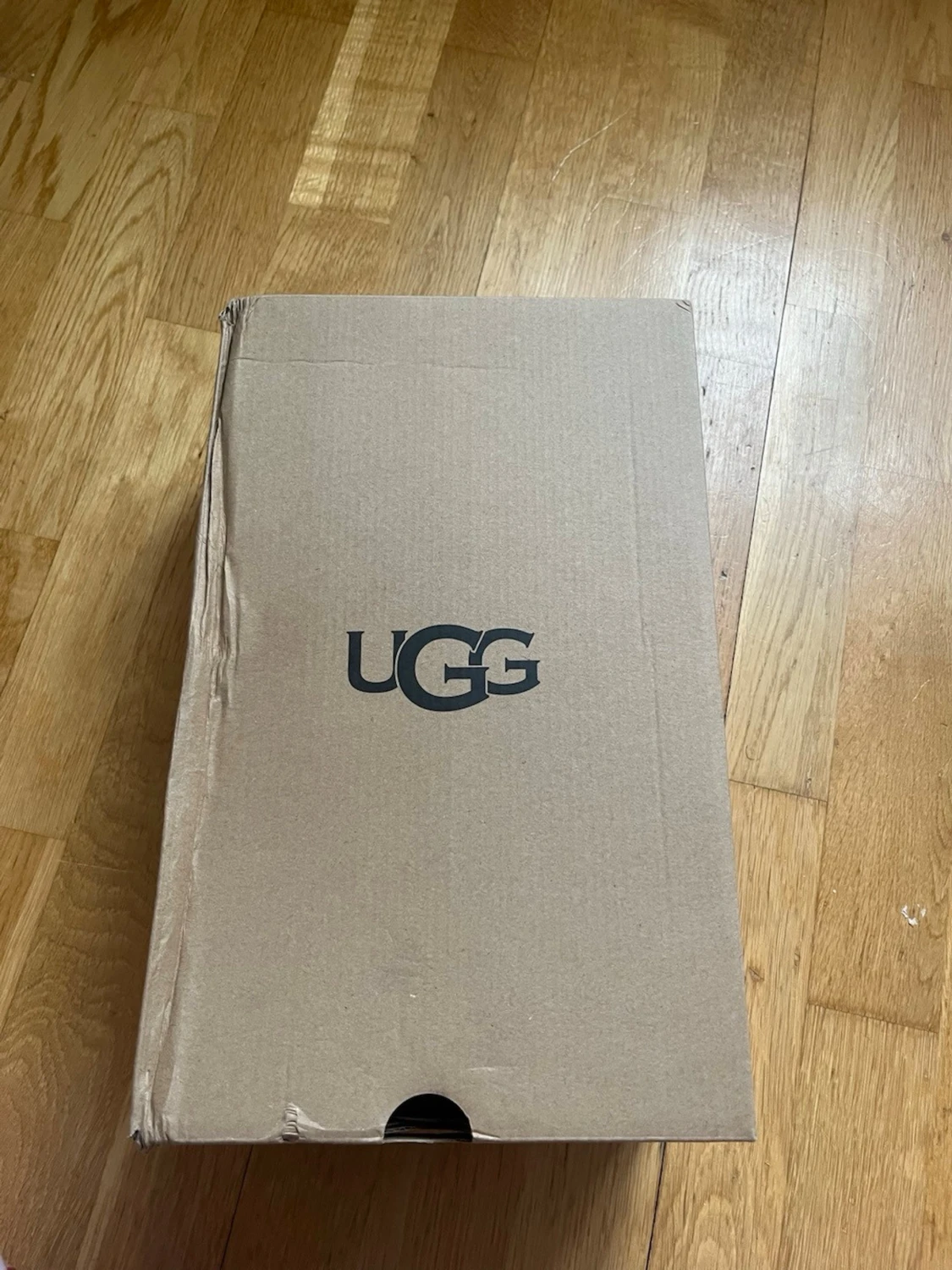 Bruna UGG tofflor med röd kant - 4